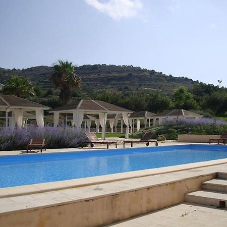 Agriturismo La Fiumara Villa โนโต ภายนอก รูปภาพ
