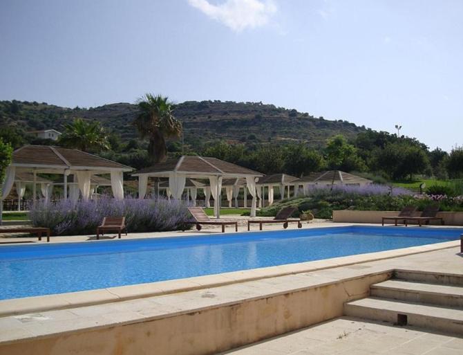 Agriturismo La Fiumara Villa โนโต ภายนอก รูปภาพ